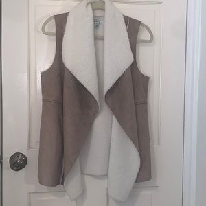 ⚡️SALE⚡️ Faux Shearling Beige Vest